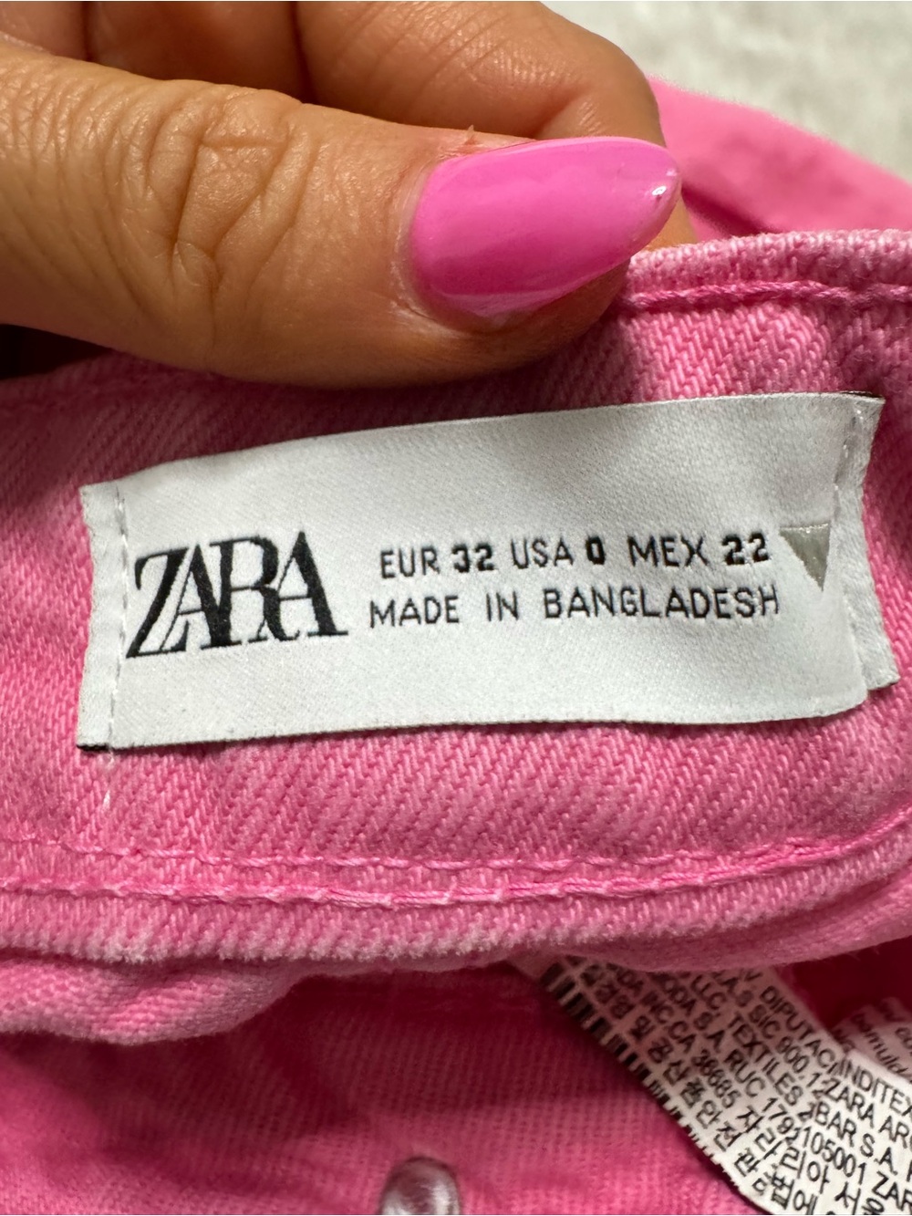 NWT- ZARA High Rise Pink Classic Denim Mom Shorts - Picture 5 of 14